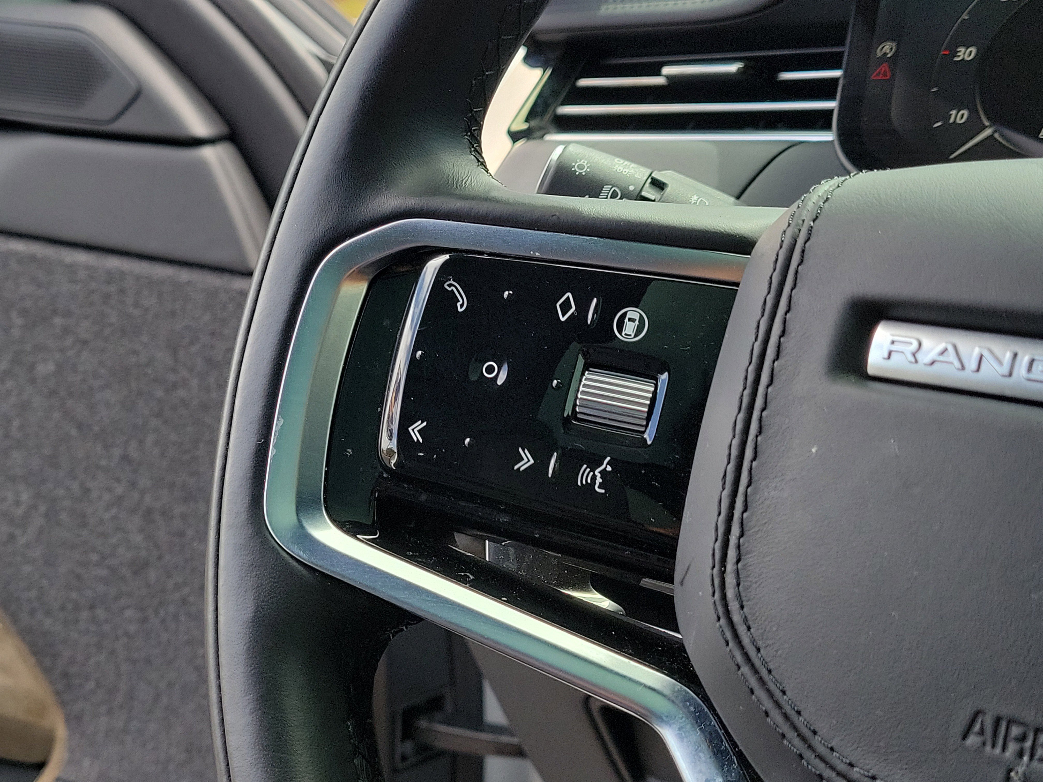 Used 2024 Land Rover Range Rover Sport SE image 27