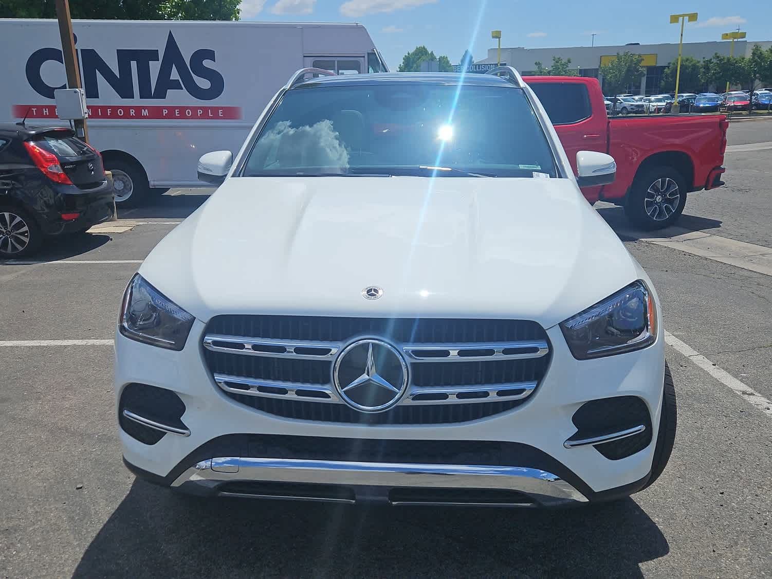 Used 2025 Mercedes-Benz GLE 450e 4MATIC image 4