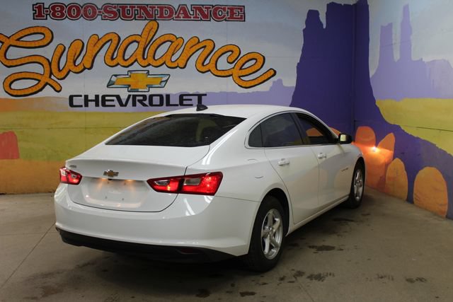 Used 2018 Chevrolet Malibu LS FWD image 4