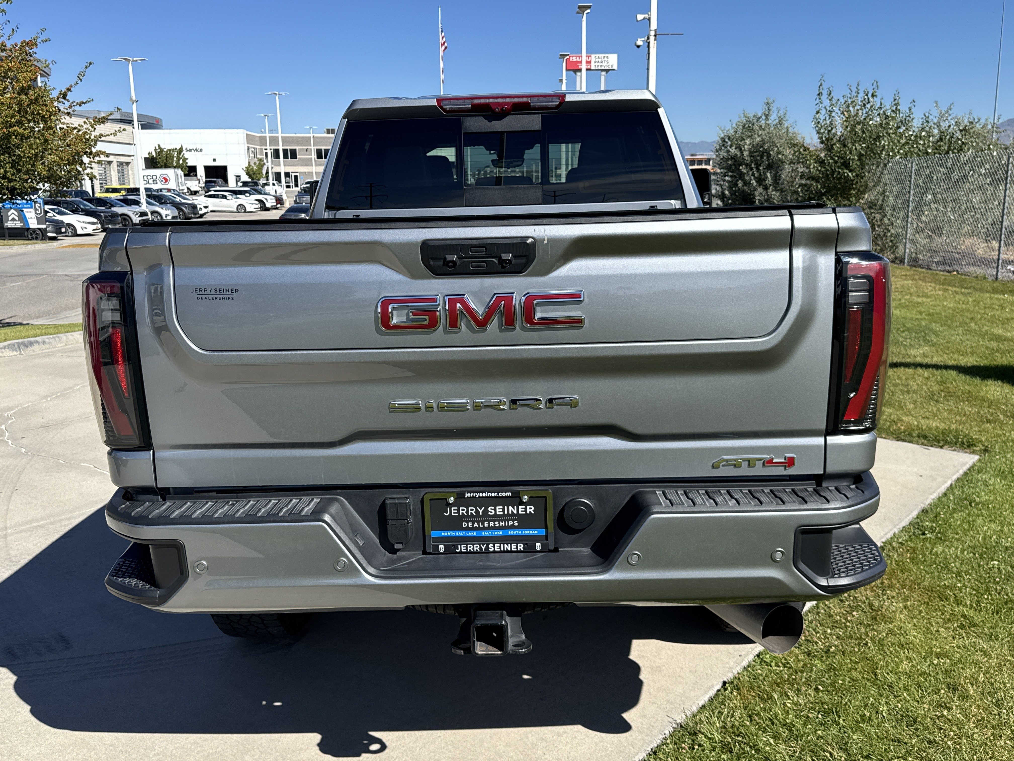 Used 2025 GMC Sierra 3500 AT4 w/ AT4 Premium Plus Package AWD/4WD image 4