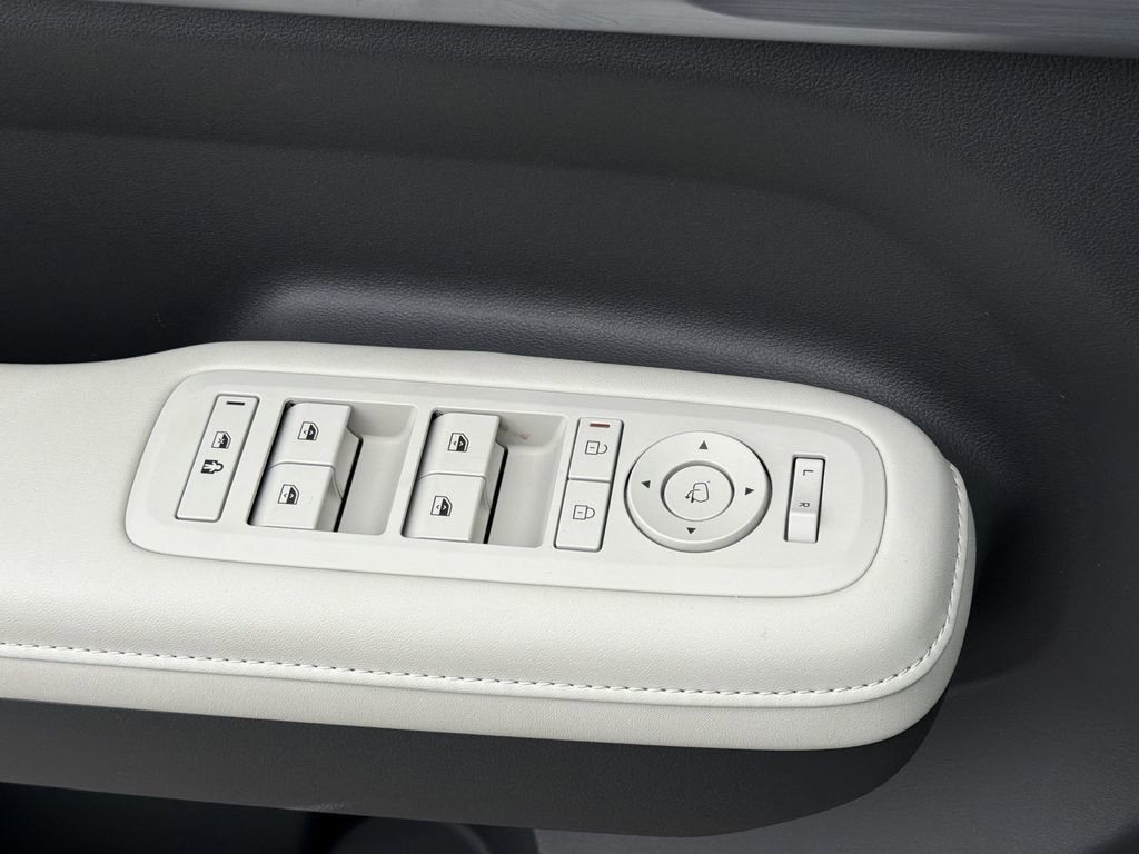 Used 2024 Hyundai Santa Fe Calligraphy image 17