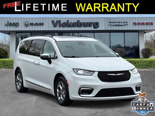 Used 2023 Chrysler Pacifica Limited FWD image 1