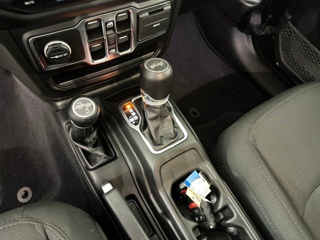 Used 2023 Jeep Wrangler Unlimited w/ Cold Weather Group image 20