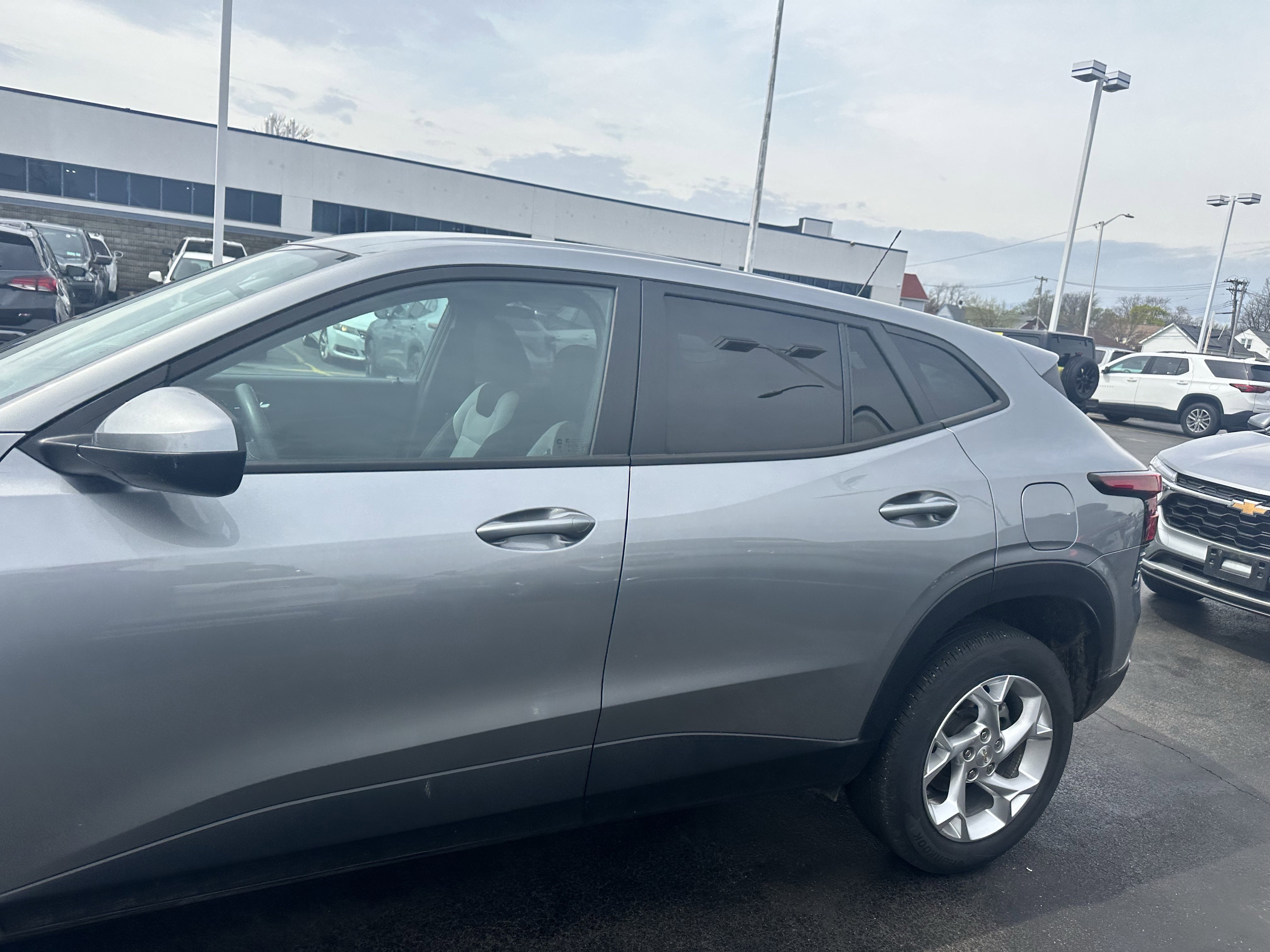 Used 2024 Chevrolet Trax LS w/ LS Convenience Package image 5