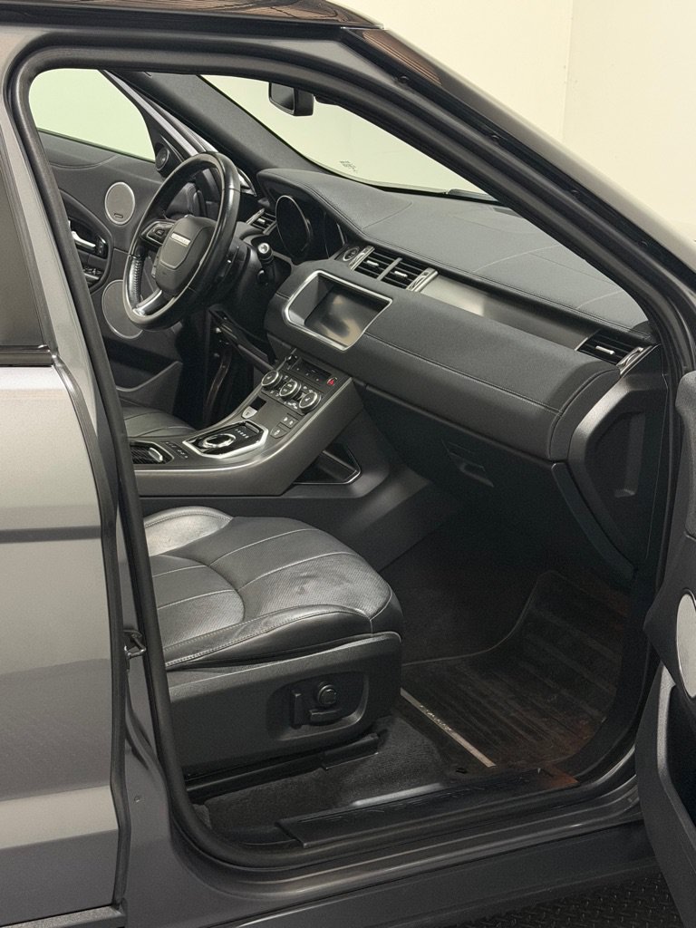 Used 2018 Land Rover Range Rover Evoque SE Premium AWD/4WD image 11