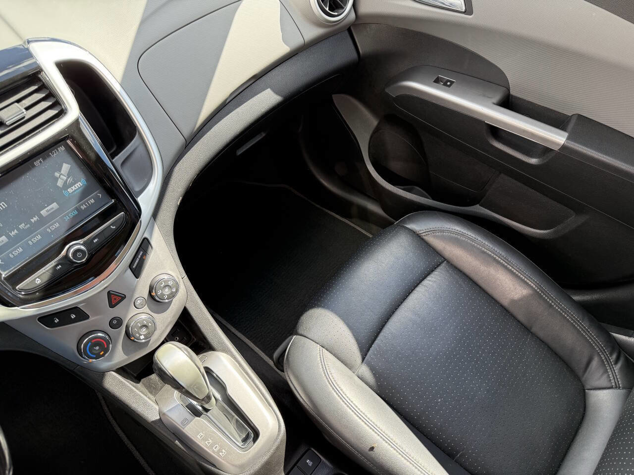 Used 2017 Chevrolet Sonic Premier image 22
