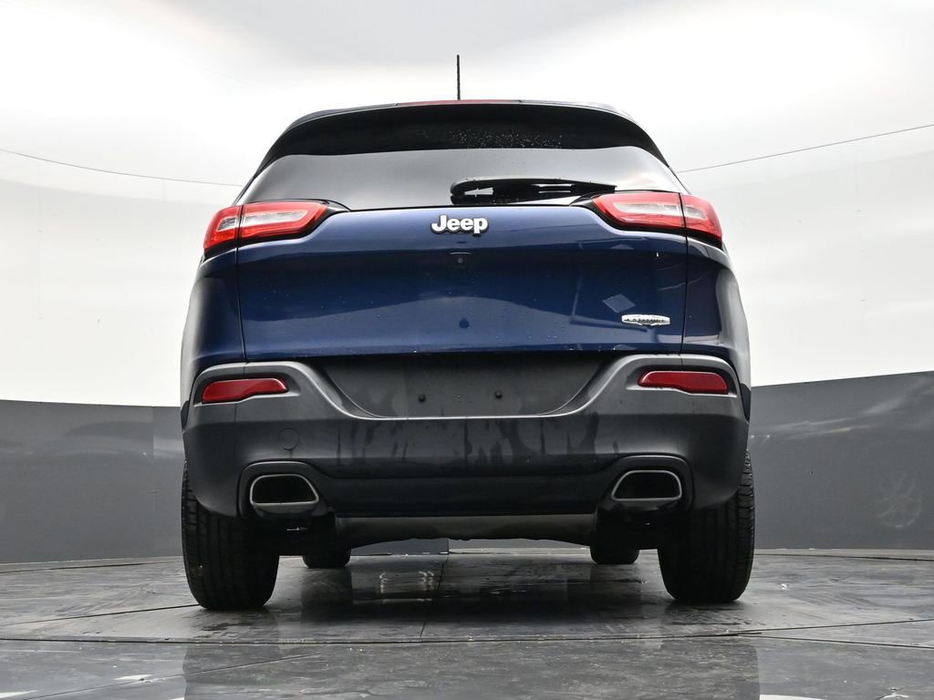 Used 2018 Jeep Cherokee Latitude Plus w/ Cold Weather Group image 22