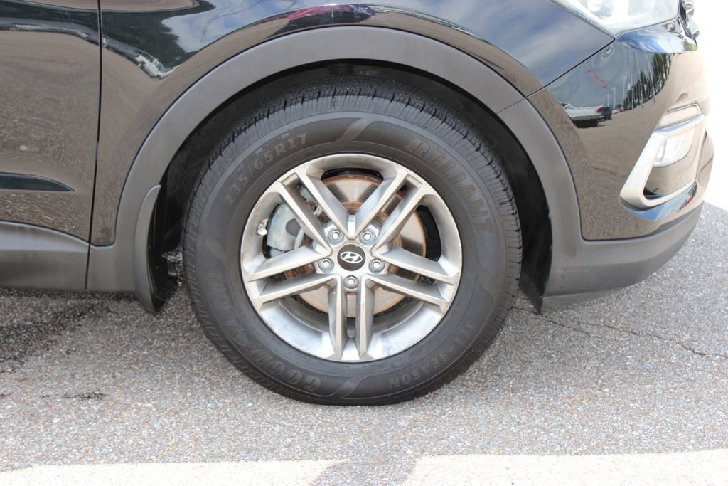 Used 2018 Hyundai Santa Fe Sport w/ 2.4L Value Package 02 FWD image 5