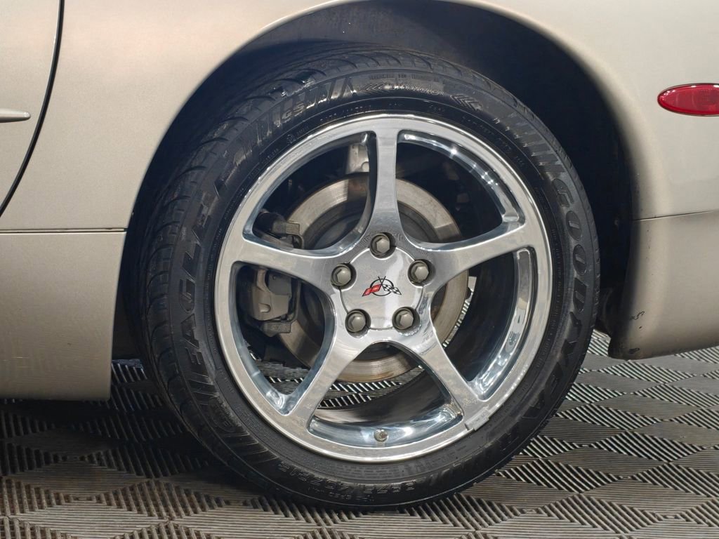 Used 2001 Chevrolet Corvette Convertible w/ Preferred Equipment Group2 image 32