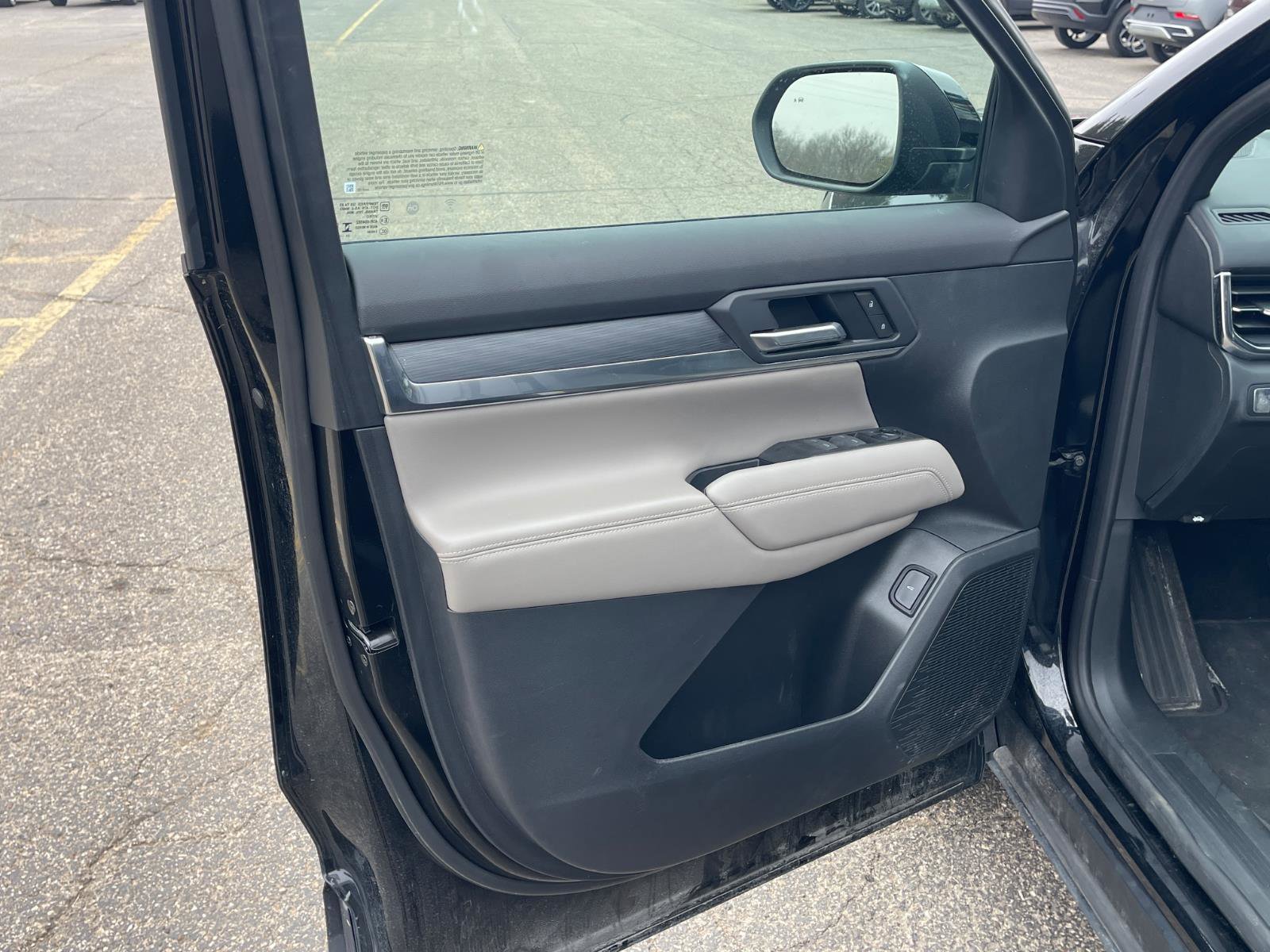 Certified 2025 GMC Terrain Elevation w/ Elevation Premium Package image 4