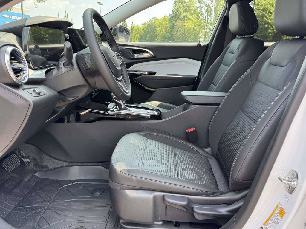 New 2026 Chevrolet Trax LT w/ Driver Confidence Package FWD image 21