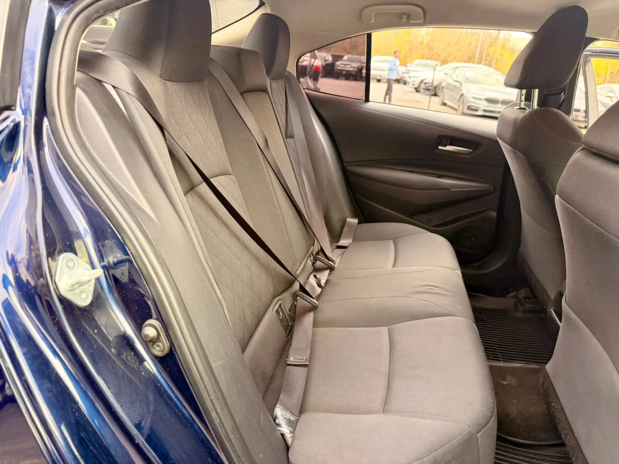 Used 2020 Toyota Corolla LE FWD image 30