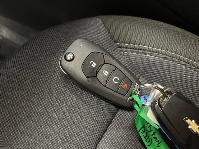 Used 2025 Chevrolet Trax RS w/ Sunroof Package image 25