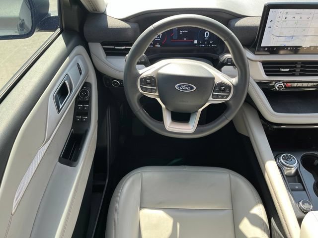 Used 2025 Ford Explorer Active w/ Active Comfort Package RWD image 10