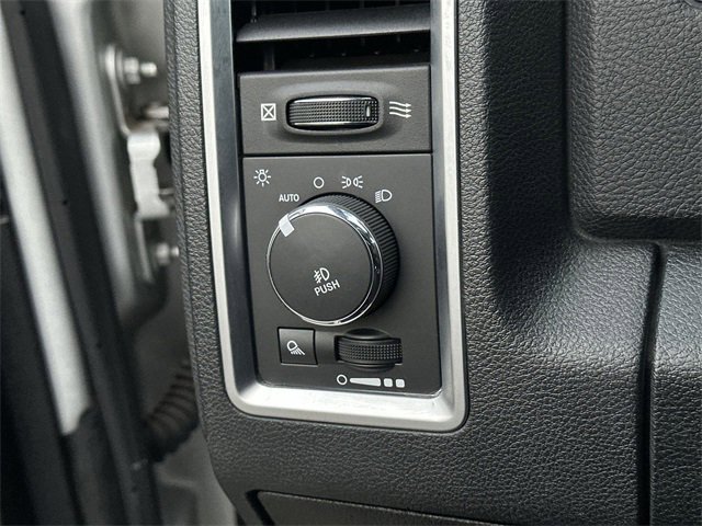 Used 2016 RAM 1500 Limited image 17