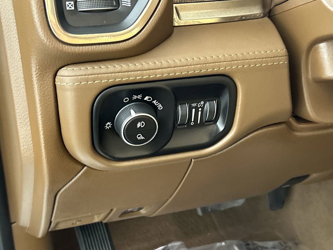 Used 2022 RAM 2500 Limited image 13