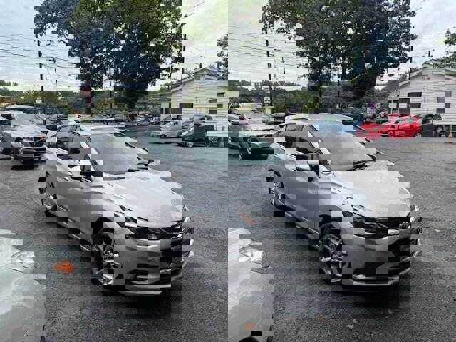 Used 2017 Chevrolet Cruze LT w/ Convenience Package image 4