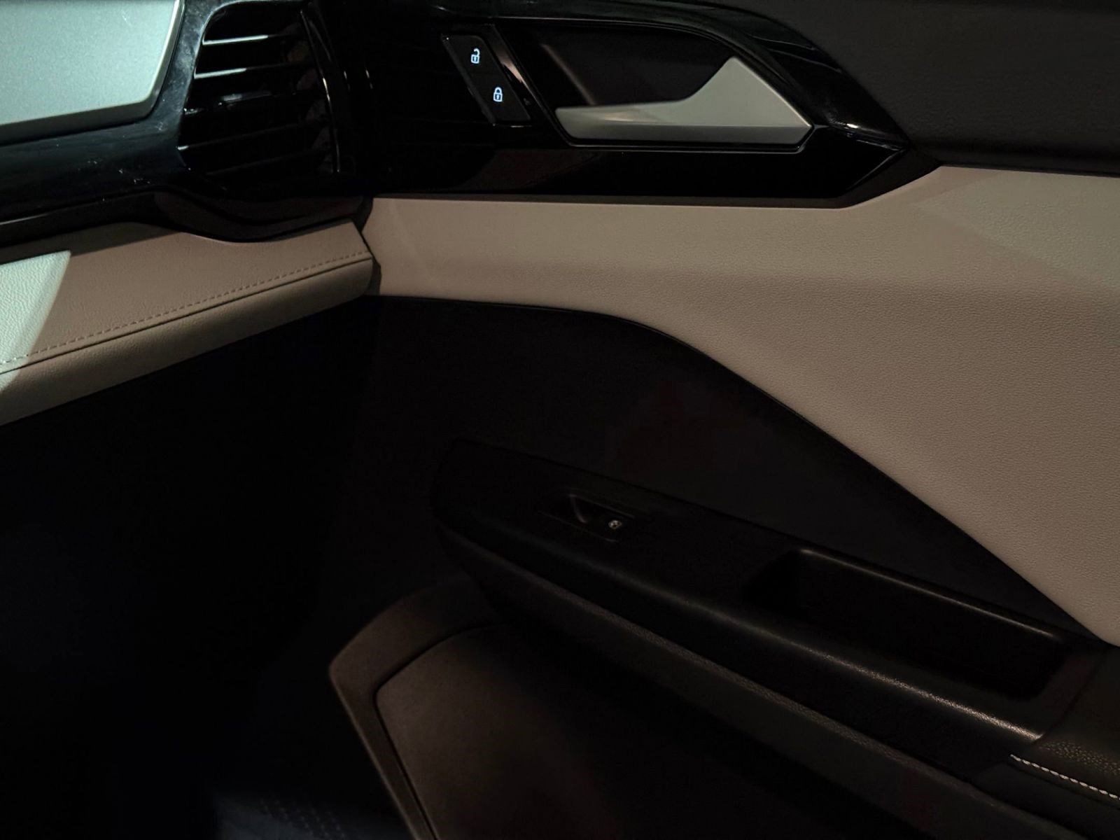 Used 2025 Volkswagen Taos S image 25