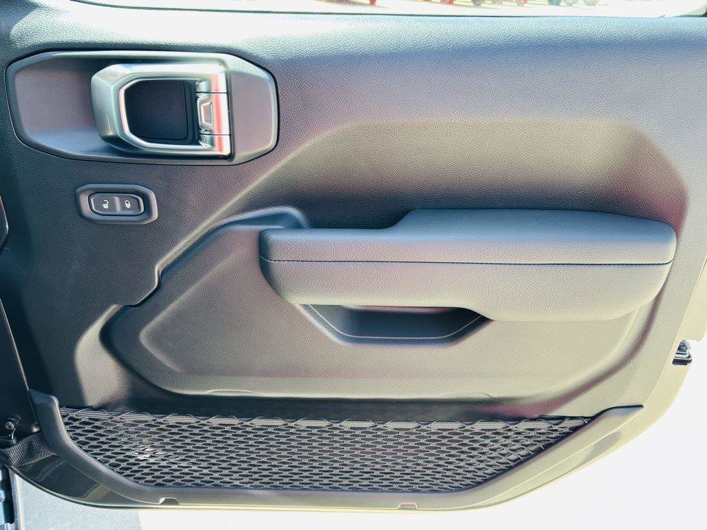 New 2025 Jeep Gladiator Sport image 29