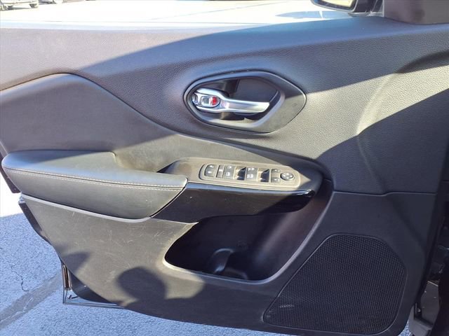 Used 2023 Jeep Cherokee Altitude Lux image 14