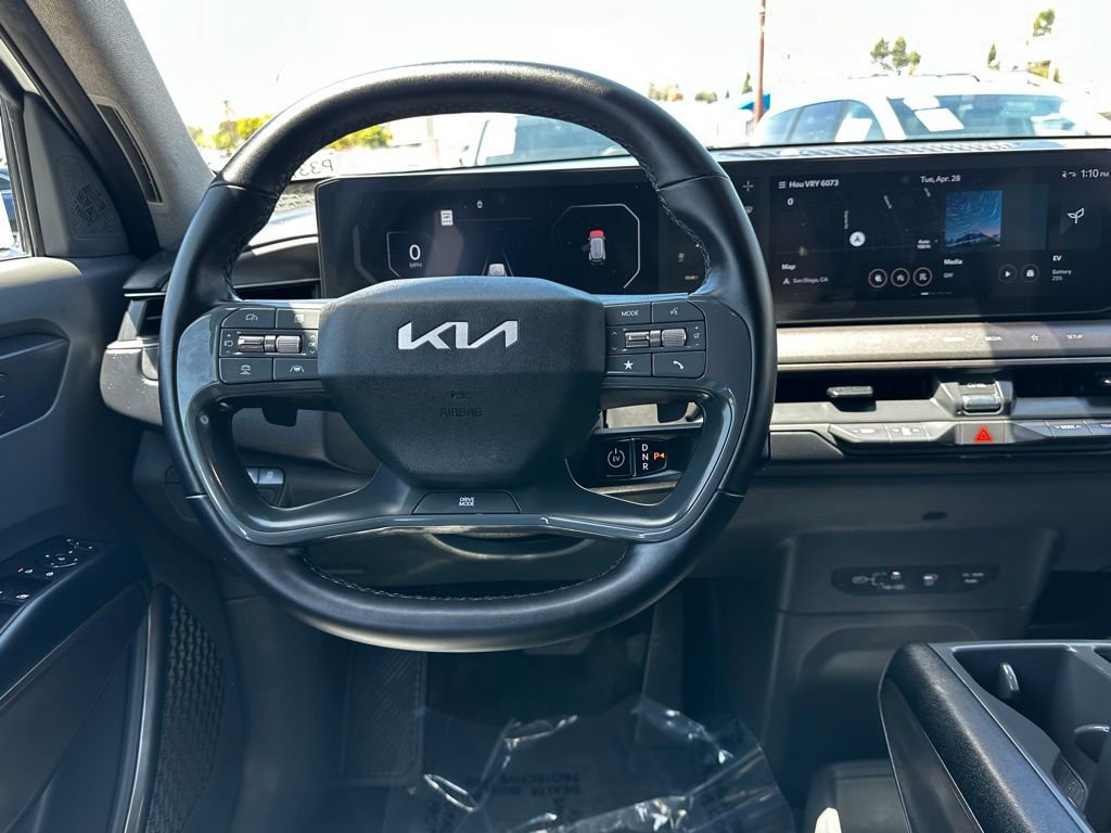 Used 2024 Kia EV9 Light Long Range RWD image 15