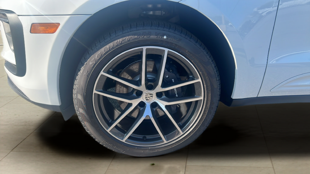New 2026 Porsche Macan AWD/4WD image 22
