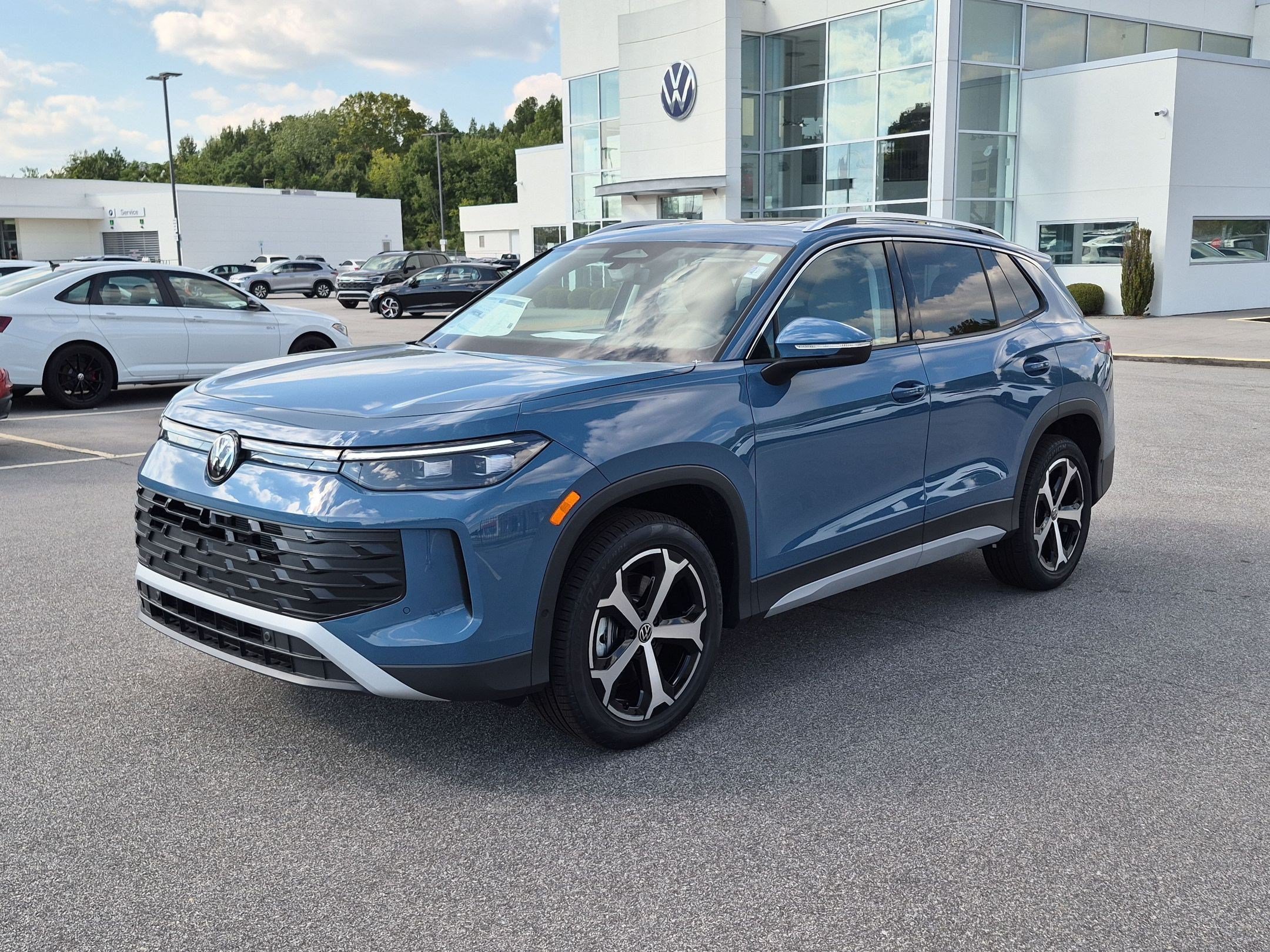 New 2026 Volkswagen Tiguan SE AWD/4WD image 7