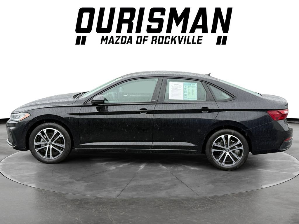 Used 2025 Volkswagen Jetta Sport FWD image 3