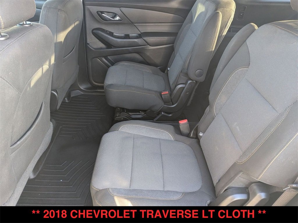 Used 2018 Chevrolet Traverse LT image 3