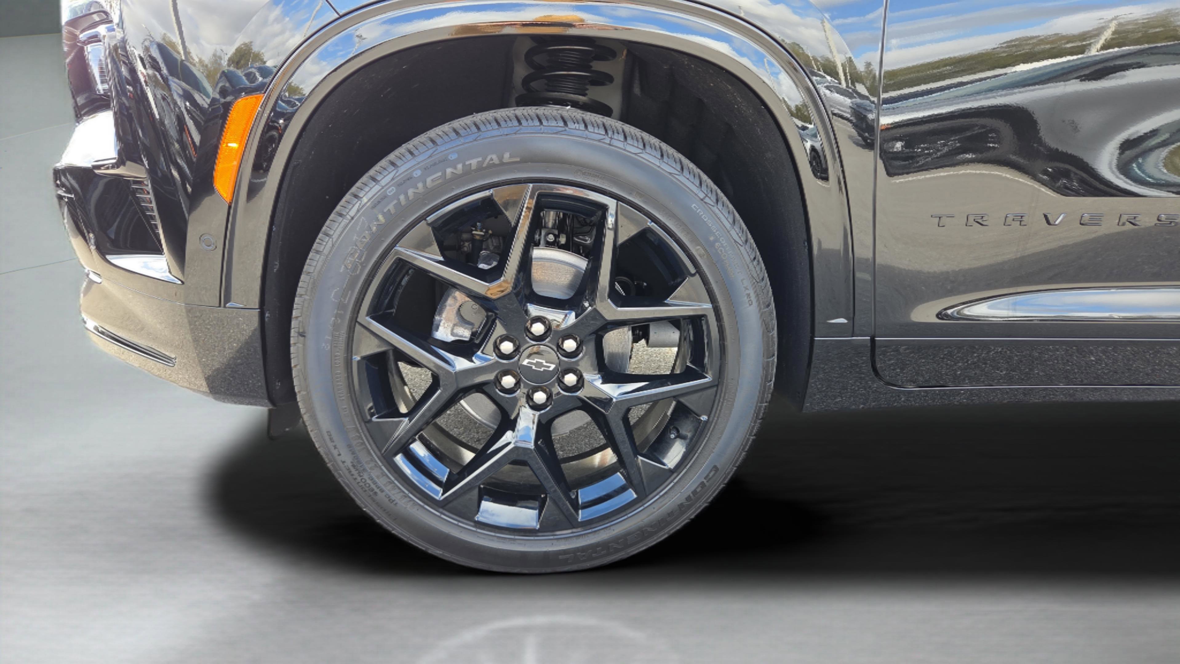 New 2026 Chevrolet Traverse RS w/ LPO, Floor Liner Package image 10