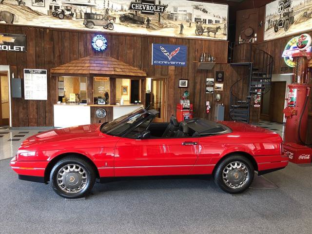 Used 1990 Cadillac Allante FWD image 2