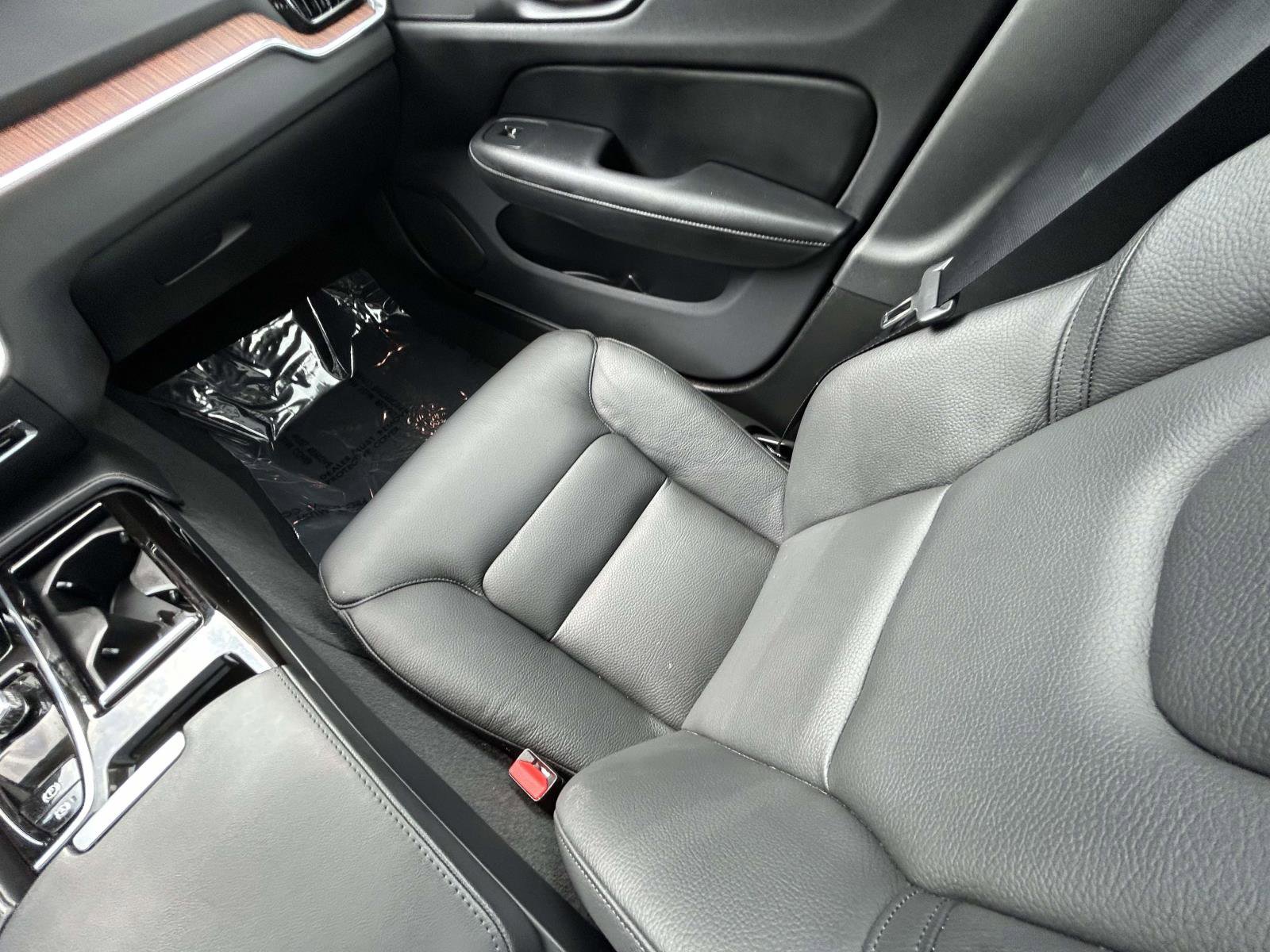 Certified 2025 Volvo S60 T8 Plus AWD/4WD image 15