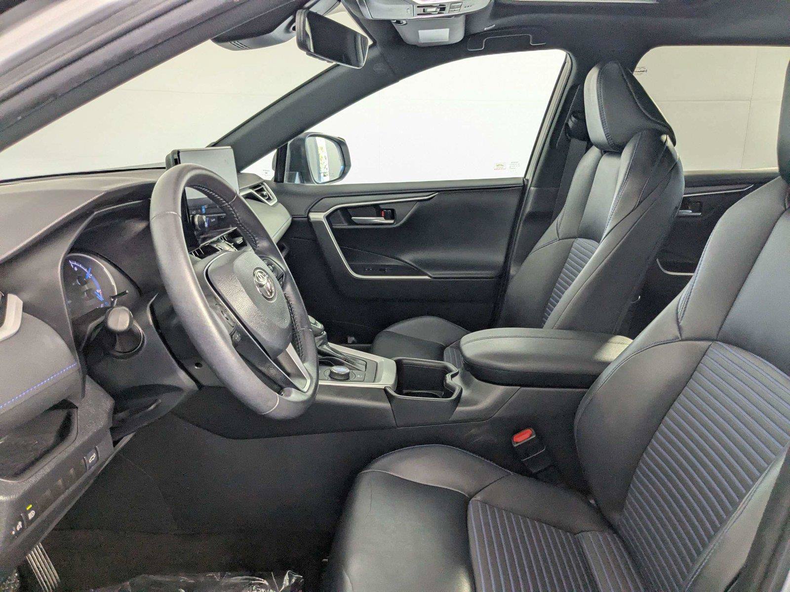 Used 2023 Toyota RAV4 XSE AWD/4WD image 12