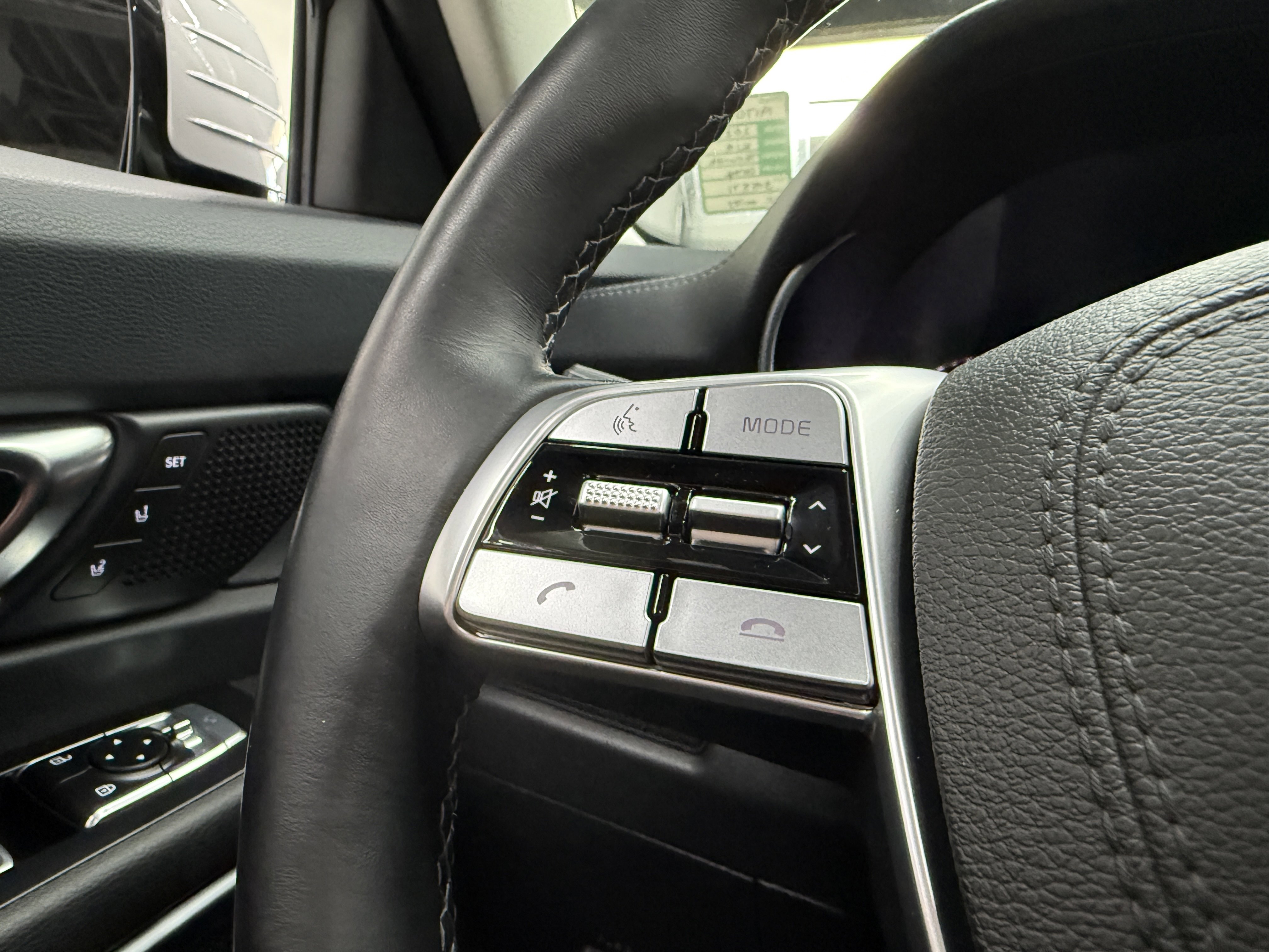 Used 2022 Kia Telluride SX image 16
