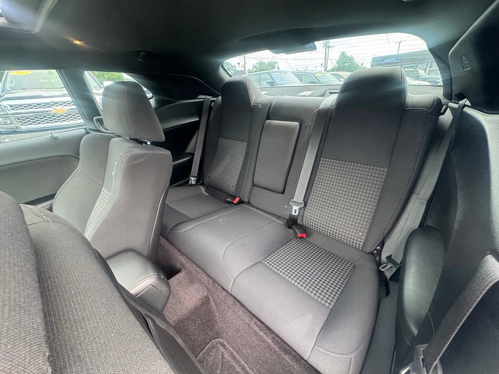 Used 2019 Dodge Challenger R/T Scat Pack w/ Shaker Package RWD image 32