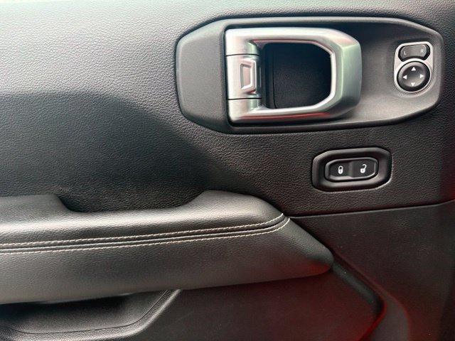 Used 2020 Jeep Wrangler Unlimited Sahara w/ Uconnect 4C Nav & Sound Group AWD/4WD image 22