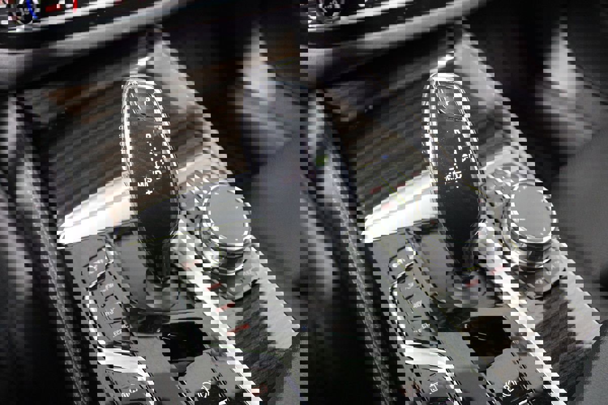 Used 2023 BMW 530e w/ M Sport Package image 11