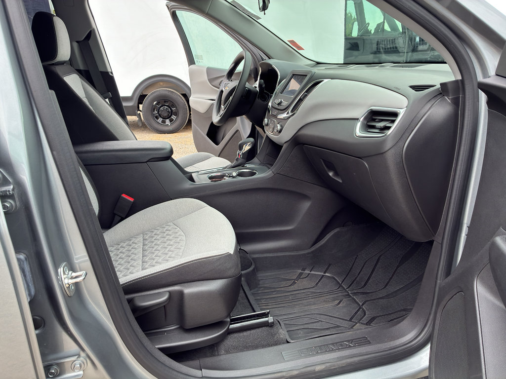 Used 2024 Chevrolet Equinox LS w/ LS Convenience Package FWD image 45