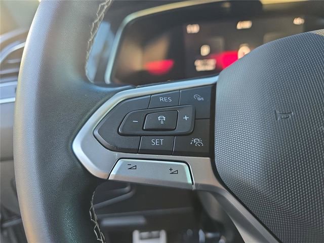 Used 2023 Volkswagen Tiguan SE R-Line image 23