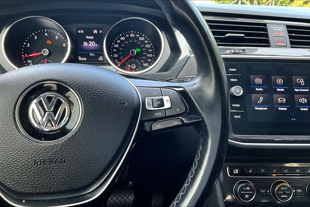 Used 2019 Volkswagen Tiguan SE w/ Panoramic Sunroof Package FWD image 12