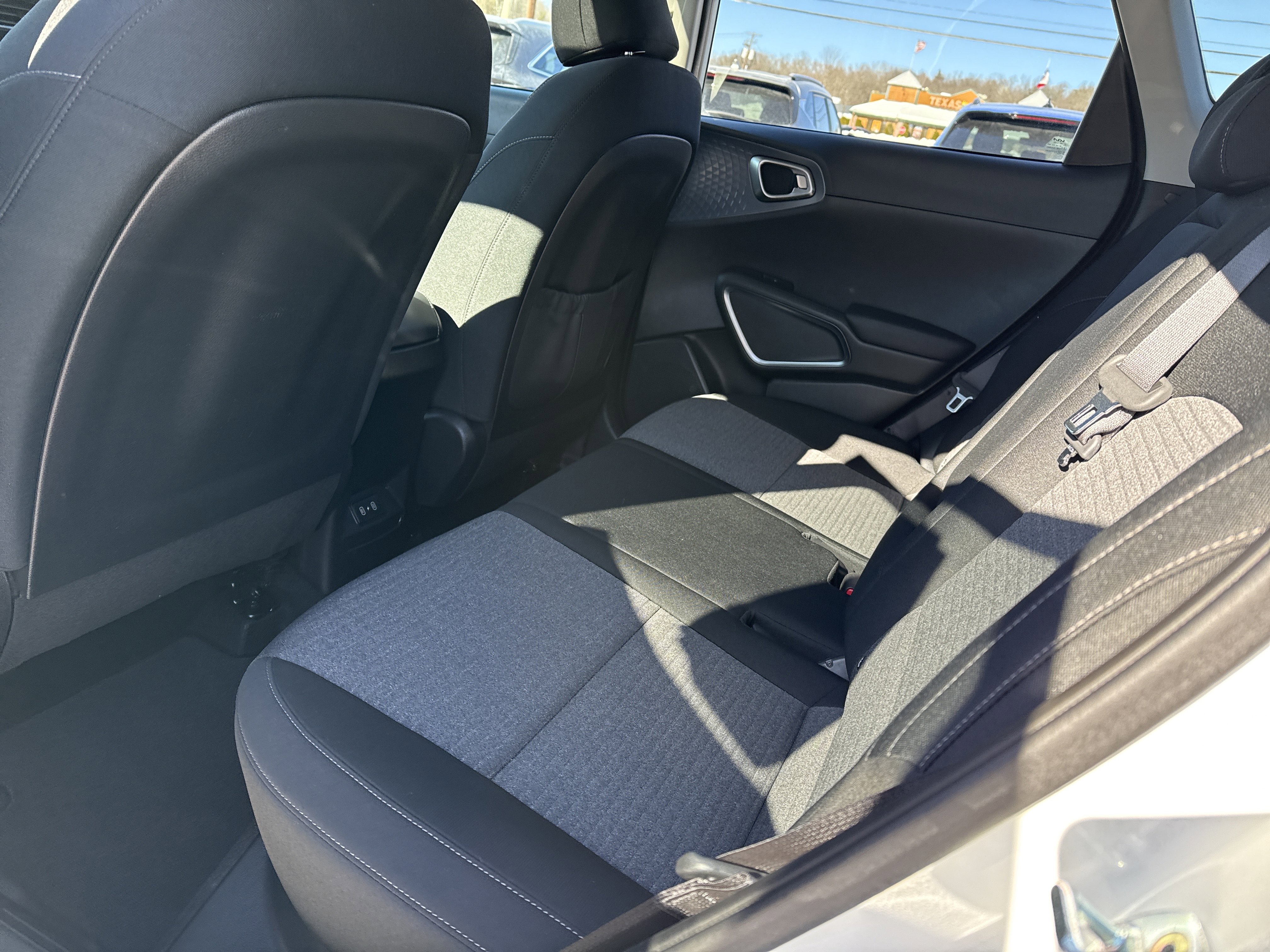 Used 2023 Kia Soul EX image 21