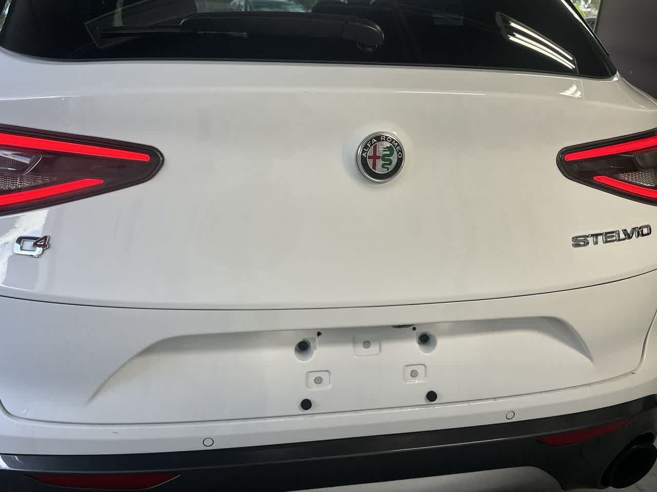 Used 2024 Alfa Romeo Stelvio Ti AWD/4WD image 10