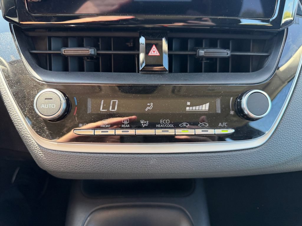 Used 2025 Toyota Corolla LE FWD image 20