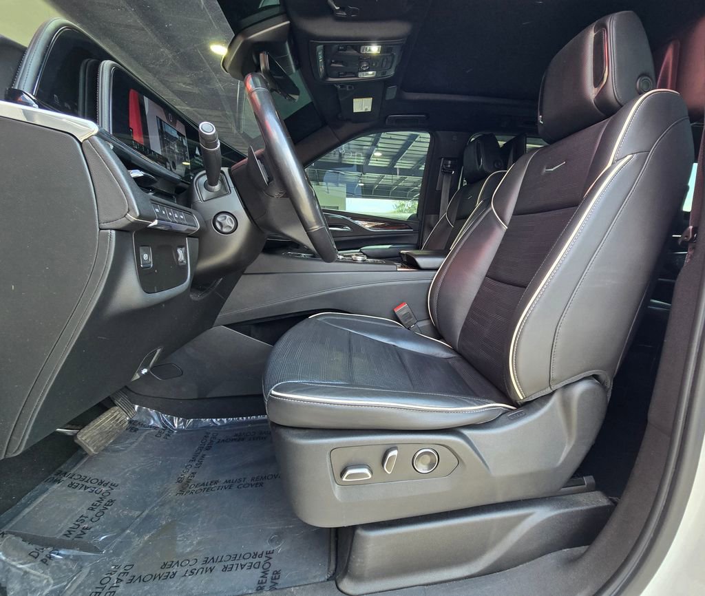 Used 2021 Cadillac Escalade ESV Premium Luxury image 21