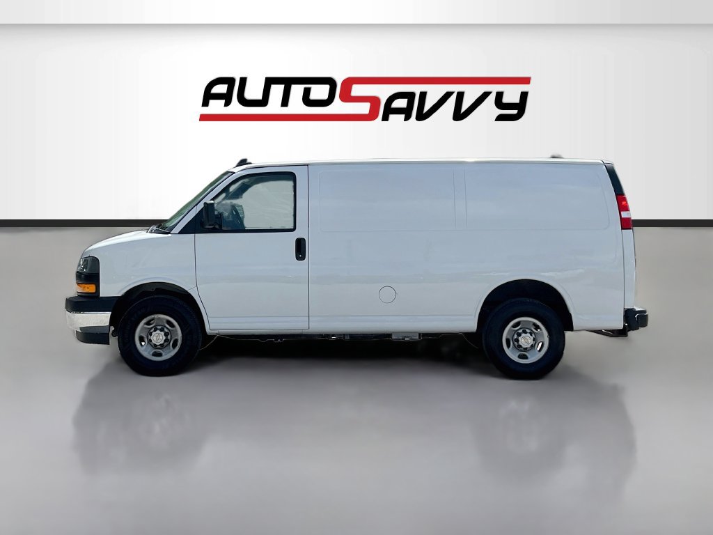 Used 2024 Chevrolet Express 2500 w/ Driver Convenience Package RWD image 4