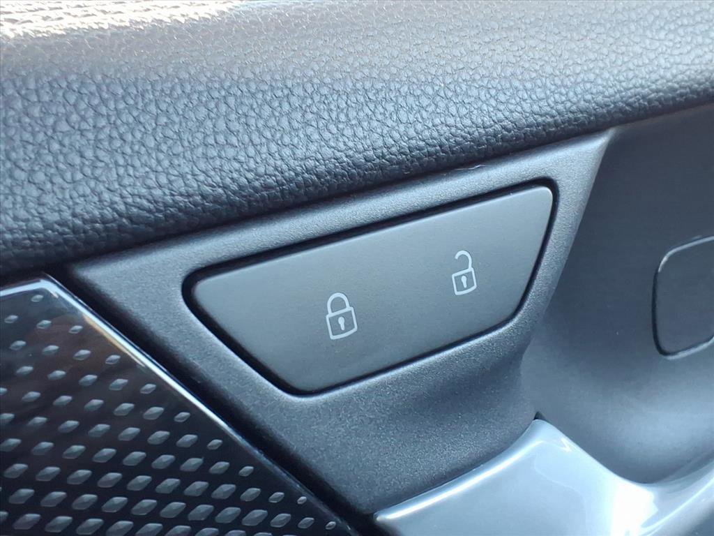 Certified 2025 Volkswagen Tiguan S image 31