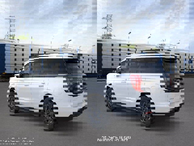 New 2025 Ford Expedition Active image 4