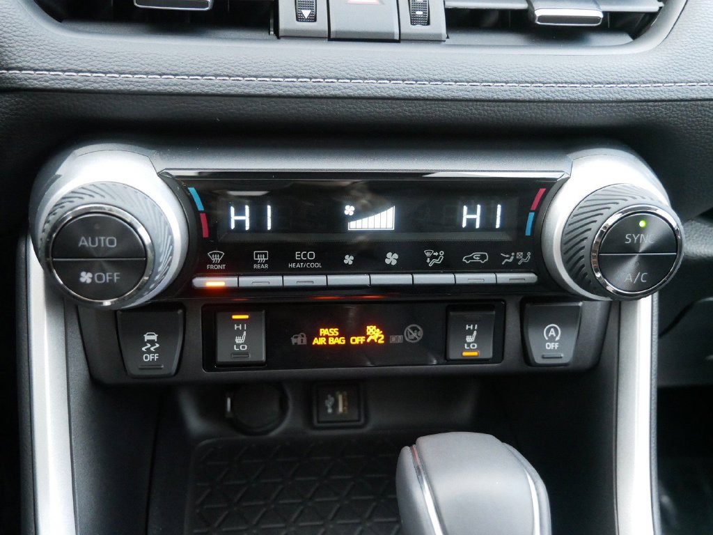 Used 2025 Toyota RAV4 XLE Premium w/ Weather Package AWD/4WD image 22