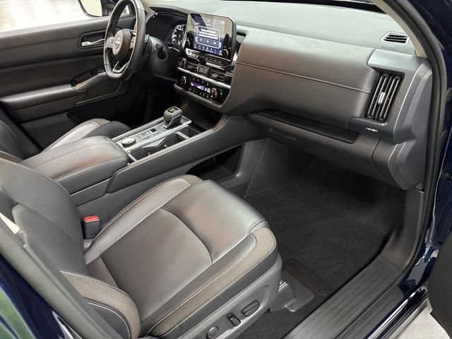 Used 2023 Nissan Pathfinder SL AWD/4WD image 10