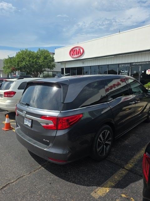 Used 2018 Honda Odyssey Elite image 3